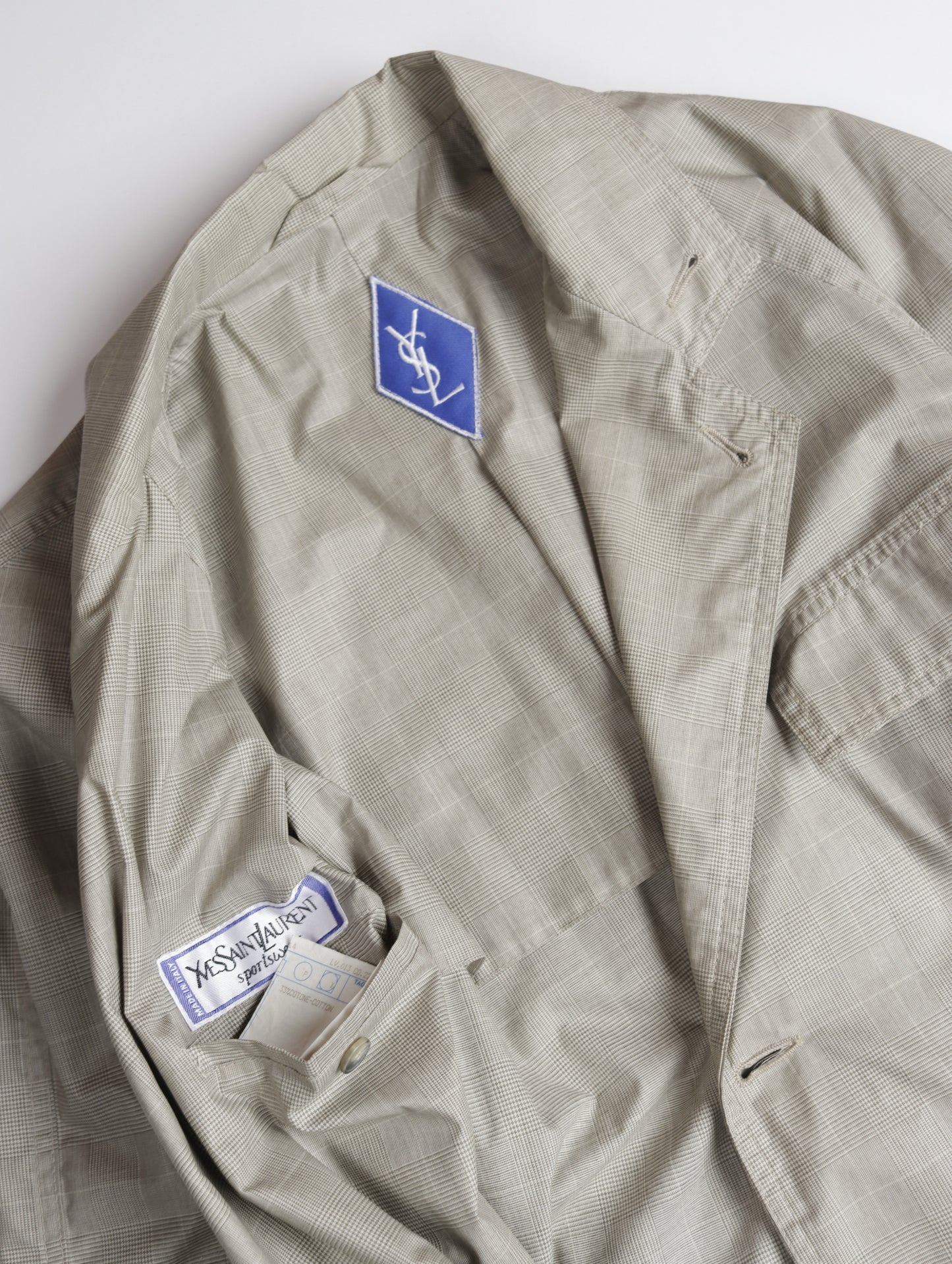 Trench ( M )